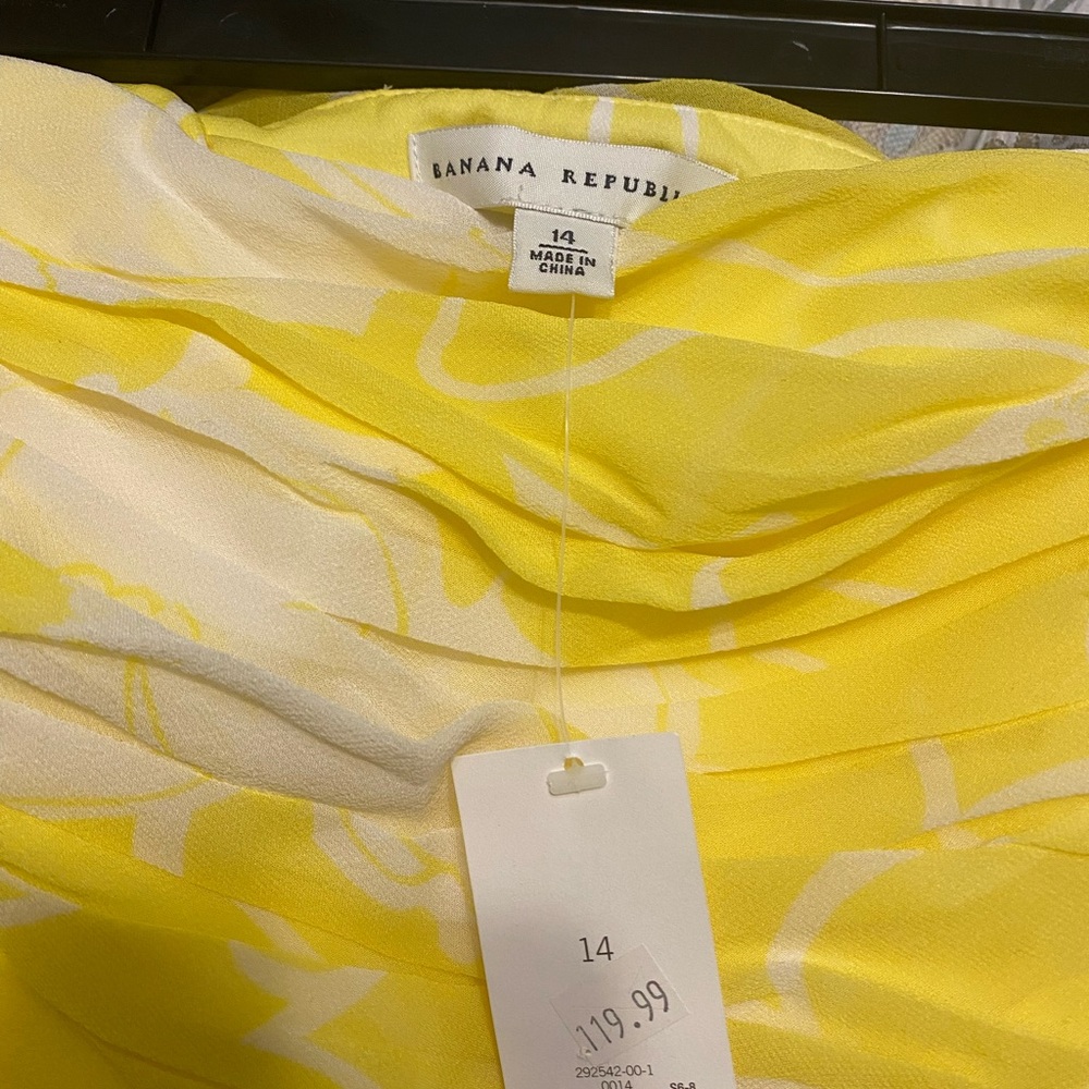 Yellow/White Summer Dress with Ruching in Bust Area-Size 14 Banana Republic - Picture 4 of 4